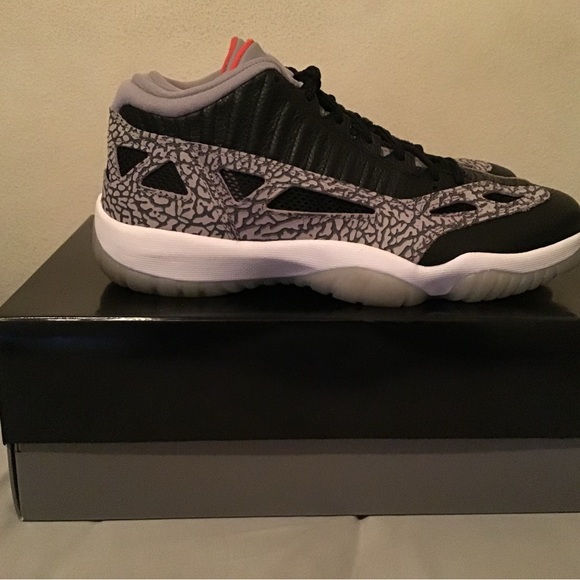 Air Jordan 11 Retro Low IE, 2 Size 10.5 Men’s main image 9
